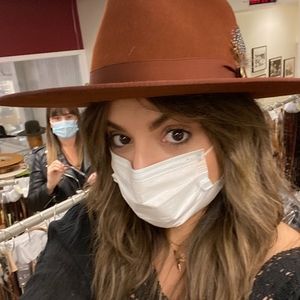 Meet your Posher, Talia